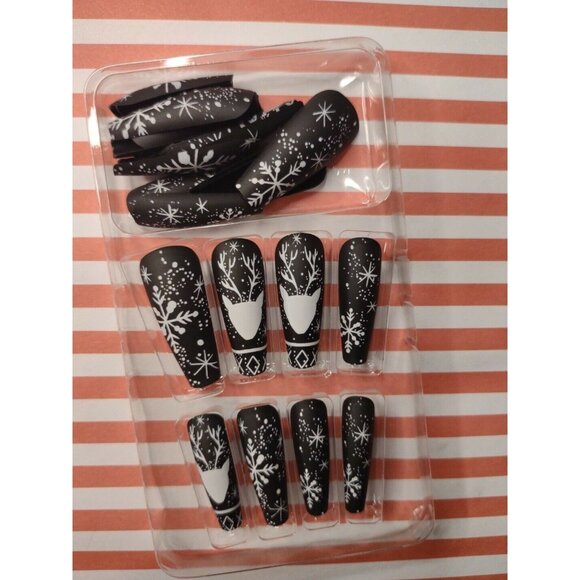 24 Acrylic Snowflake Reindeer Coffin Long Matte Black White Nails Press On - Picture 7 of 10